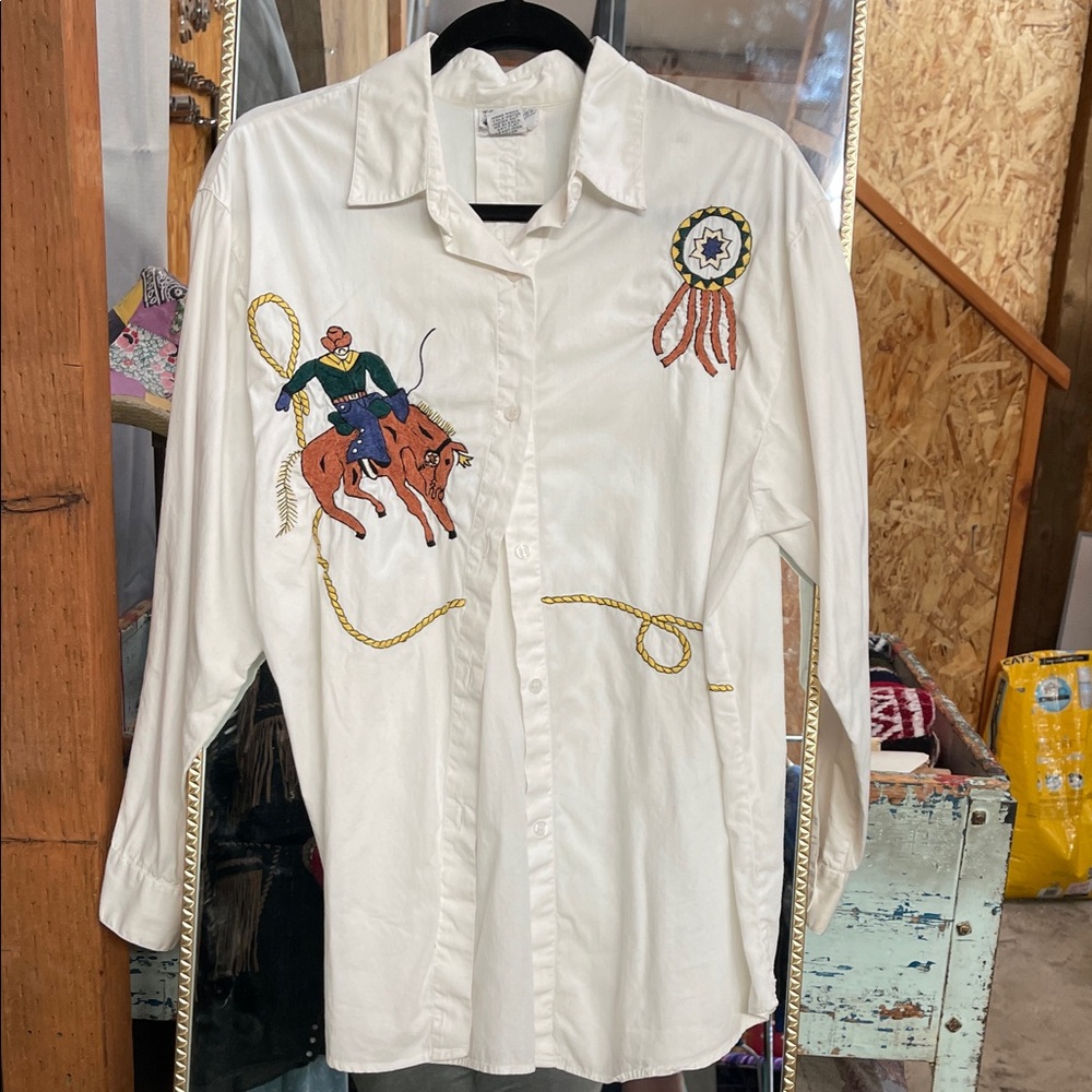 Vintage cowboy button up with embroidery details